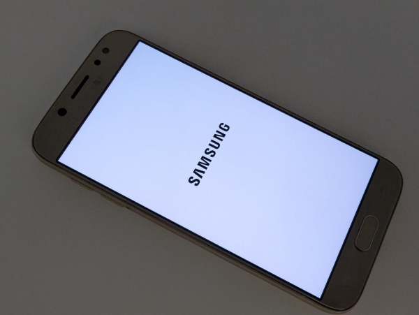 Samsung Galaxy J5 16GB Gold Dual Sim Android Smartphone LTE 4G J530F