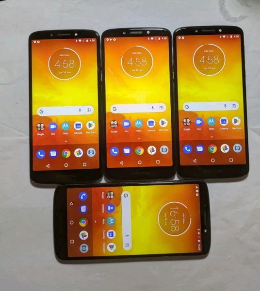 Restposten 4 Motorola Moto E5 Smartphone, XT-1944-1, 16GB, Vodafone Netz