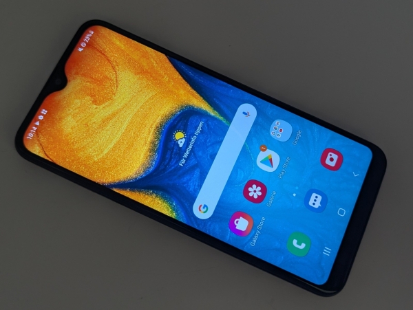 Samsung Galaxy A20e 32 / 3GB Schwarz Black DualSim Android 11 Smartphone A202F