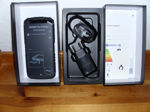 Outdoor Smartphone DOOGEE Fire 3 (5,5 Zoll – Android 15) + Extras -neu in OVP-
