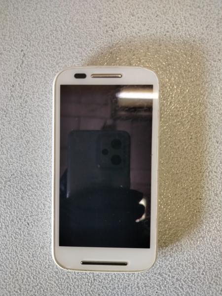 Motorola Smartphone weiß – defekt/ Ersatzteile  (U1 1195)mp