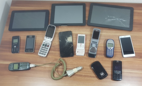 Tablet Handy Smartphone Konvolut Samsung Denver Motorola Siemens Nokia etc.