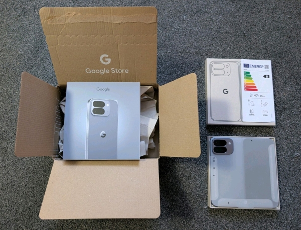 GOOGLE PIXEL 10 PRO FOLD 5G SMARTPHONE 256GB ENTSPERRT MOONSTONE BRANDNEU OVP