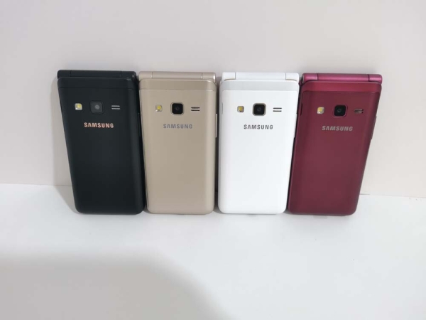Samsung Galaxy Folder G1600 Dual SIM LTE Flip SmartPhone Unlocked Good Condition