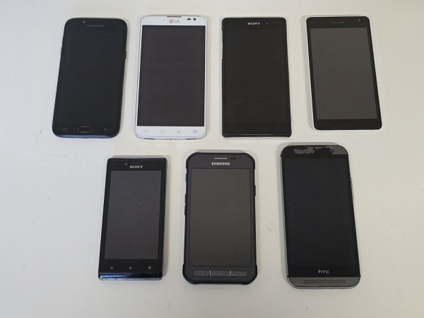 Samsung LG Sony HTC Android Smartphone Restposten Defekt