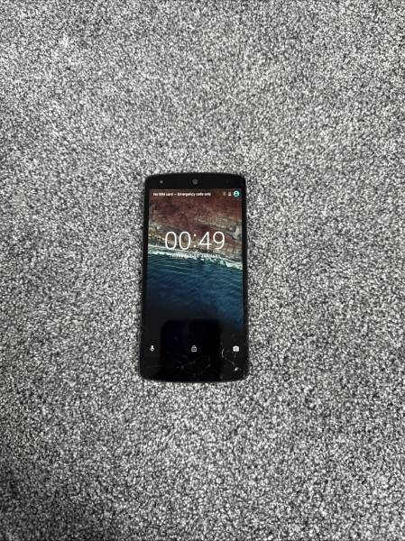 LG Nexus 5 schwarz entsperrt 16GB 2GB RAM 4,95″ billiges Android Smartphone gesprungen