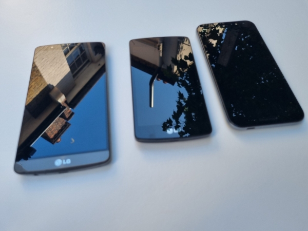Restposten 3x LG G3 D855 LG Leon Vodafone Smart N8 Smartphones Ersatzteile Reparatur