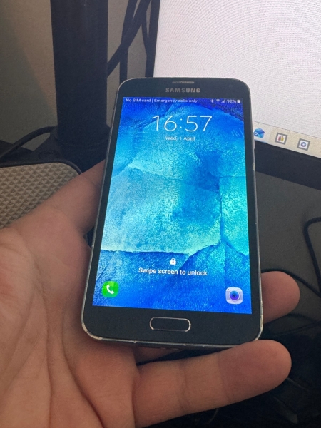 Samsung Galaxy S5 Neo schwarz – 16GB 16MP 5,1″ Android Smartphone