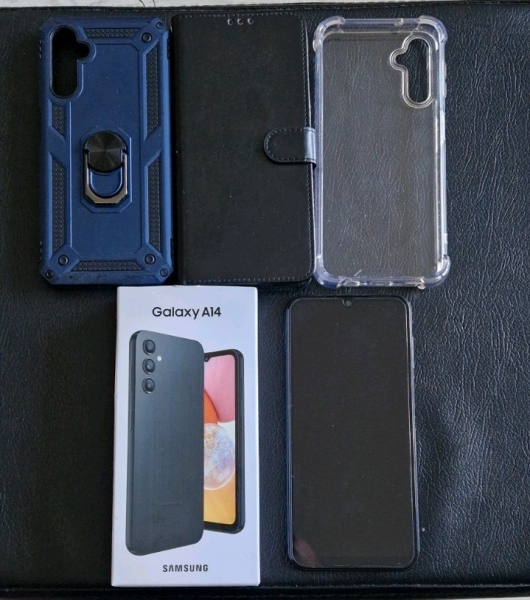 Samsung Galaxy A14 4G 128GB entsperrt Android Smartphone schwarz Handy + 3 Hüllen