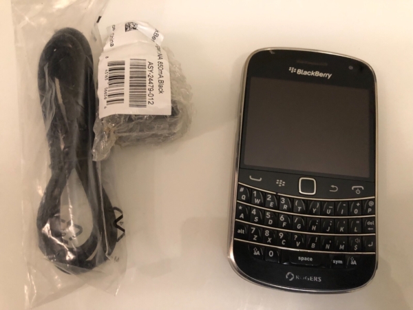 BlackBerry Bold 9900 – 8GB – Black (Unlocked) Smartphone Grade C PLEASE READ