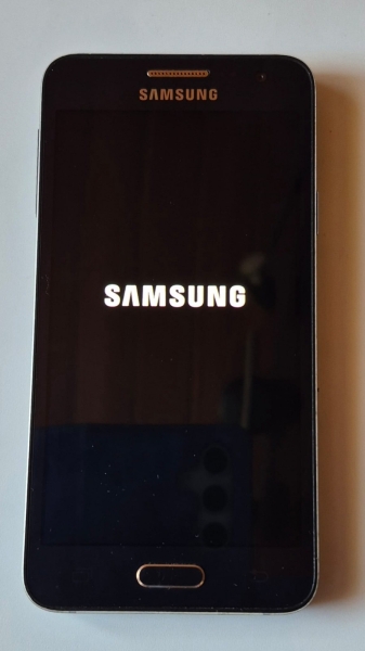 Samsung Galaxy A3 (2018) 16 GB Schwarz Smartphone