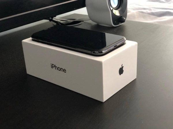 Apple iPhone X – 64GB – Space Grau (Ohne Simlock) A1901 (GSM)