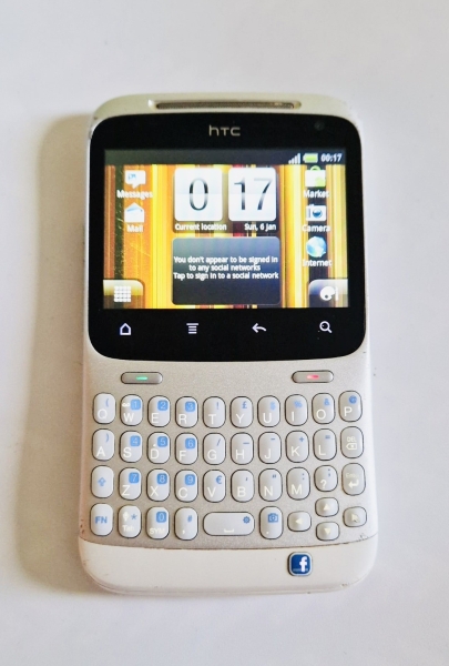 HTC ChaCha weiß (entsperrt) QWERTZ Android Smartphone Facebook UKW Radio sehr guter Zustand
