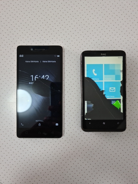 2x Smartphone Handy Konvolut HTC Lenovo Funktionsfähig aber mit Display Bruch