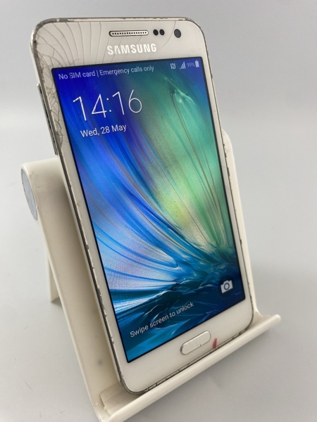 Samsung Galaxy A3 2015 weiß O2 16GB 4,5″ Android Smartphone gesprungen