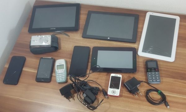 Tablet Handy Smartphone Konvolut Samsung Nokia HTC Medion Jay-tech Tiptel