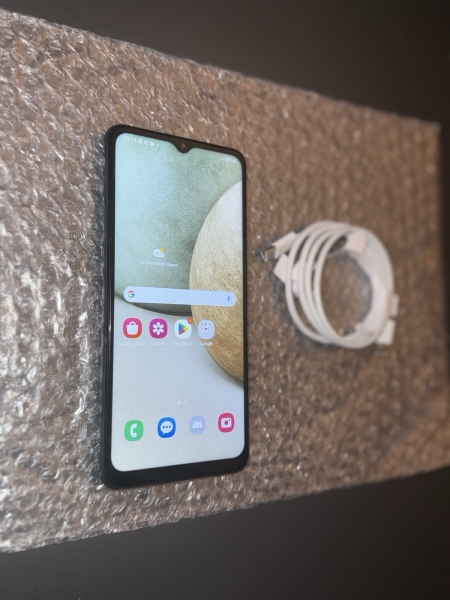 Samsung Galaxy A12 32/3GB Schwarz mit OVP DualSim Android 12 Smartphone