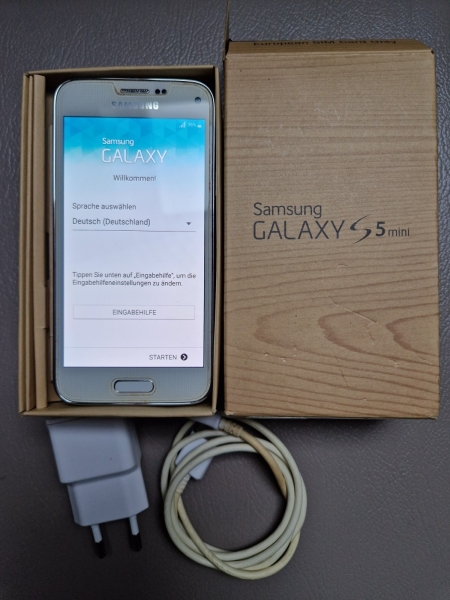 Samsung  Galaxy S5 Mini SM-G800F – 16GB – Weiß (Ohne Simlock) Smartphone