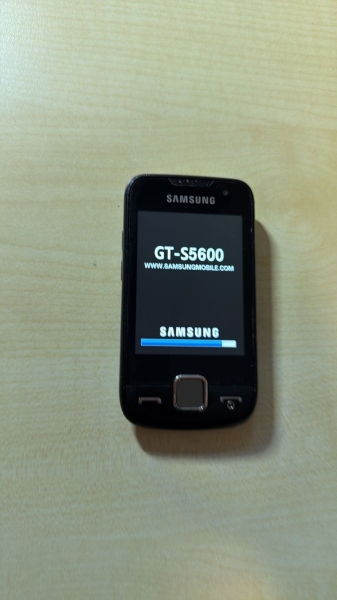 Samsung Smartphone GT-S5600 Black Garantie, Händler Accu Neu Handy Komplett