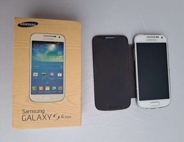 Samsung Galaxy S4 mini GT-I9195 – 8 GB – Smartphone Black Mist (entsperrt)