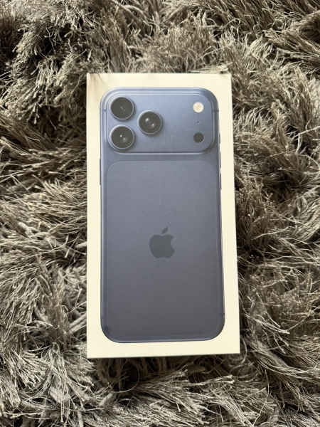 Apple iPhone 17 Pro Max Deep Blue 1TB entsperrt Smartphone neu versiegelt!