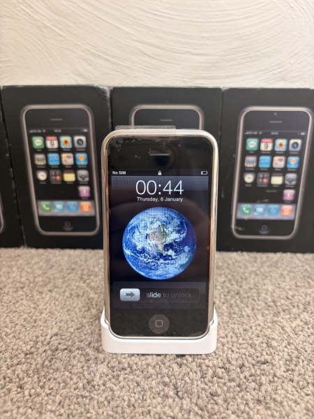 Apple iPhone 1. Generation – Neues Display – Unaktiviert – 8GB – iOS 1.1.4