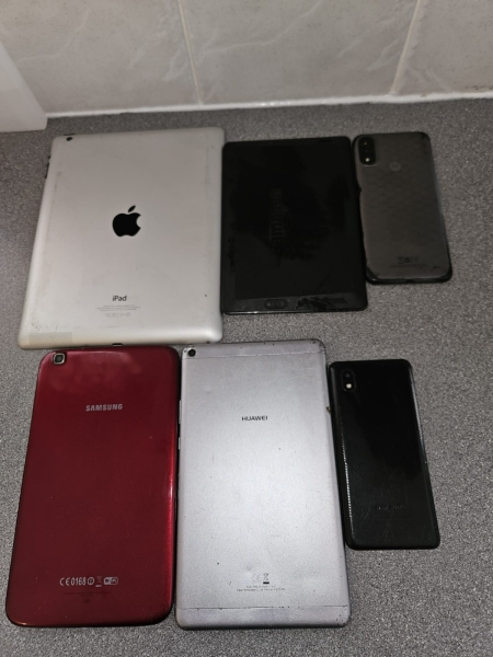 UNGETESTET 6x Apple Samsung Motorola Smartphone Tablet – RESTPOSTEN KONVOLUT Ref236
