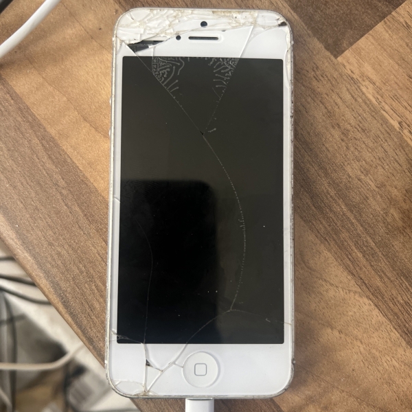 Apple iPhone 5 – 32GB – (Entsperrt) A1429 (GSM)