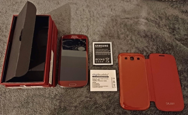 Samsung Galaxy S III i9300 Smartphone