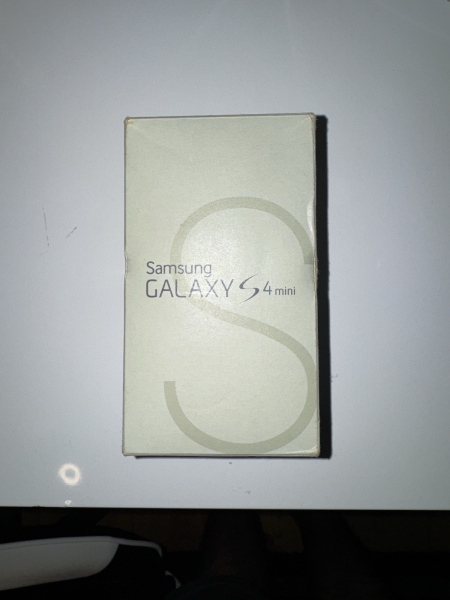 Samsung Galaxy S4 Mini GT I9195 Smartphone, Schwarz, ohne Simlock ( Neu )