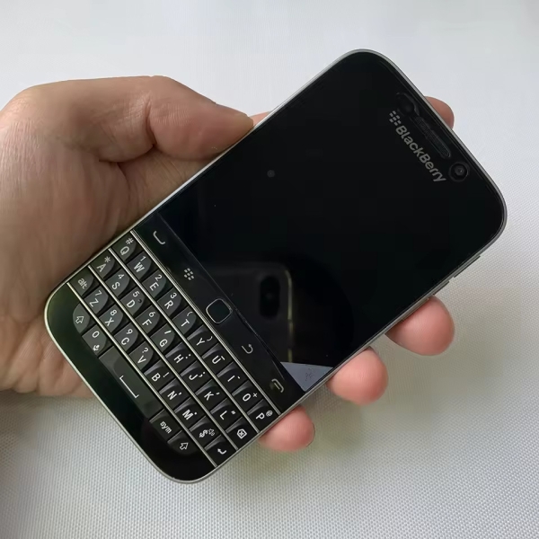 BlackBerry Classic Q20 Black Unlocked 4G LTE Retro Smartphone 16GB2GB RAM QWERTY