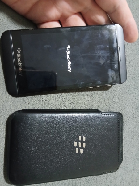 BlackBerry Z10 – 32 GB – Smartphone schwarz (unbekanntes Netzwerk)