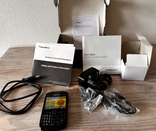 BlackBerry  Curve 8520 – Schwarz (Ohne Simlock) Smartphone (PRD-30002-147)