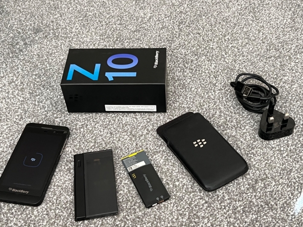 BlackBerry Z10 – 16GB – schwarzes (entsperrt) Smartphone gebraucht, aber in gutem Zustand