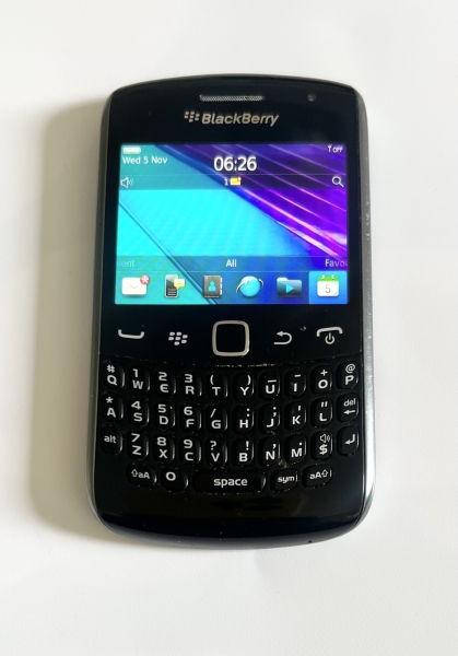 BlackBerry Curve 9360 (entsperrt) Retro Handy in sehr gutem Zustand
