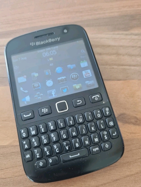 BlackBerry 9720 – Vodafone – Smartphone