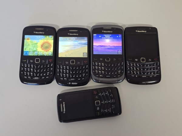 Blackberry Bold 9780, Curve 9300, 8520 schwarz Smartphone ungetestet Restposten