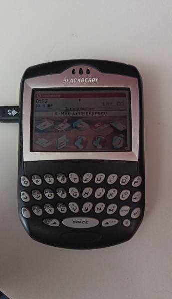 BlackBerry 7230 Smartphone QWERTY-Tastatur, Schwarz/Silber, 64 GB