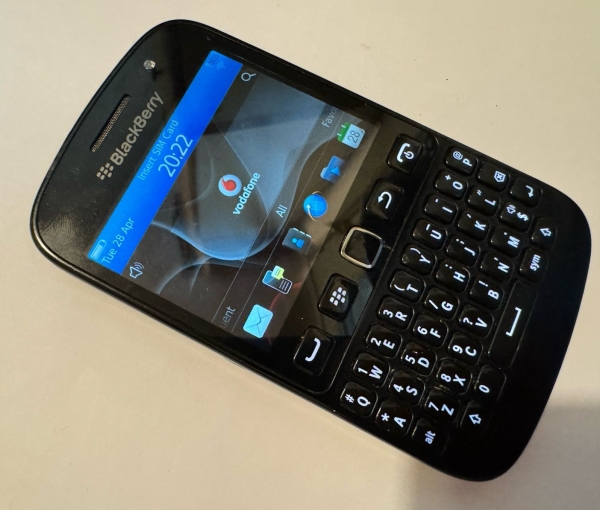 BlackBerry 9720 Smartphone (Vodafone) – Schwarz