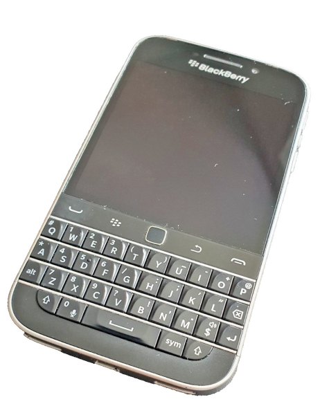 Q20 Blackberry Classic 16GB Schwarz Smartphone SQC100-1 QWERTZ