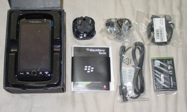 BlackBerry  Torch 9860 (Ohne Simlock) Smartphone (PRD-33933-014) + Leder Etui