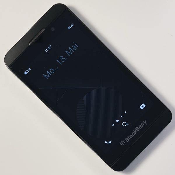 BlackBerry Z10 Smartphone in Schwarz (Sehr guter Zustand und ohne Simlock)