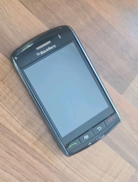 BlackBerry Storm 9500 – schwarz – Smartphone