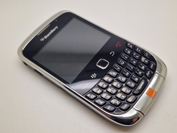 (ORANGE Netzwerk) Blackberry Curve 3G 9300 schwarz 256MB 2,4″ QWERTY Handy