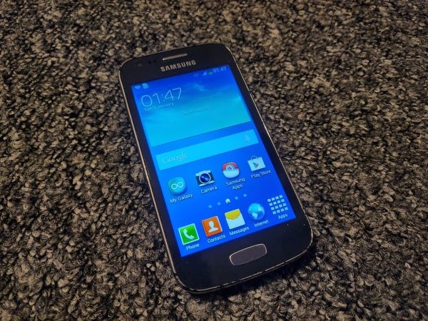 Samsung Galaxy Ace 3 – 8GB – Metallic Black – Entsperrt – Kostenloser Versand