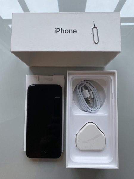 Apple iPhone 7 – 32GB – Schwarz (Entsperrt) A1778 (GSM)
