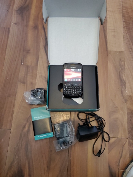 BlackBerry Curve 8520 2,4″ 256 MB, 2MP entsperrt Smartphone – schwarz