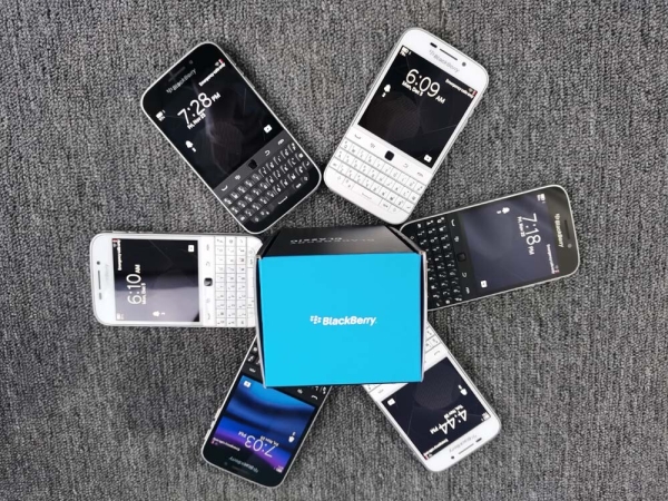 Original BlackBerry Classic Q20 Black white Unlocked 16GB Smartphone