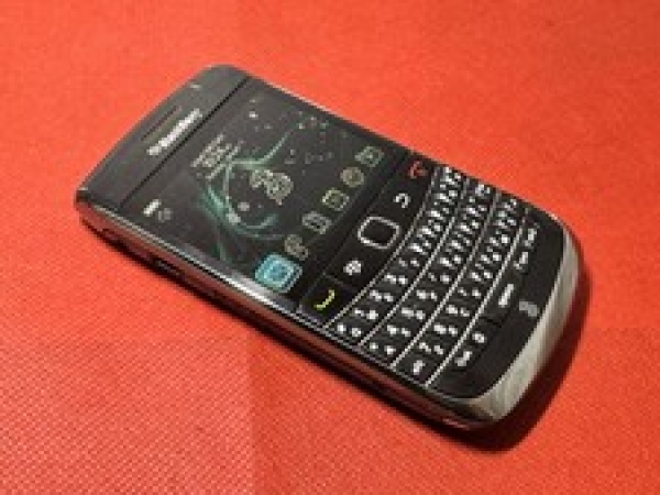 Blackberry 9700 schwarz (entsperrt) Smartphone Angebotszeile im Bildschirm lesen