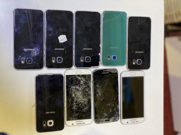 Restposten 9x Samsung Galaxy S6 Smartphone als Ersatzteilspender